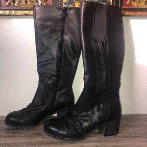 Knee length Black boots 💕